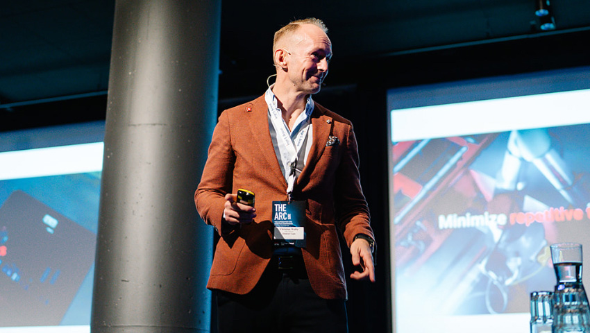 Christian Walby og Element Logic på The Arc