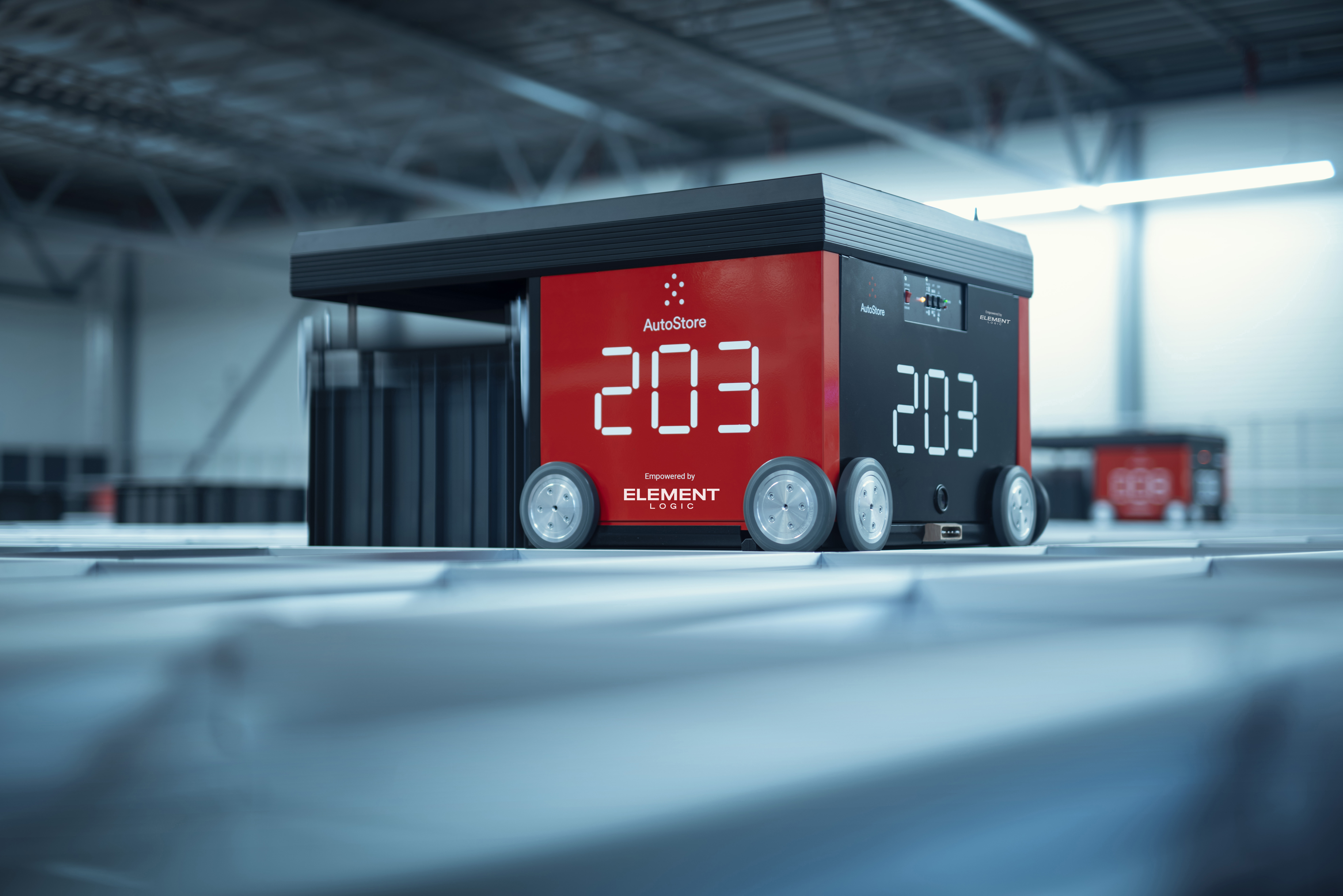 R5 robot i Element Logics AutoStore system