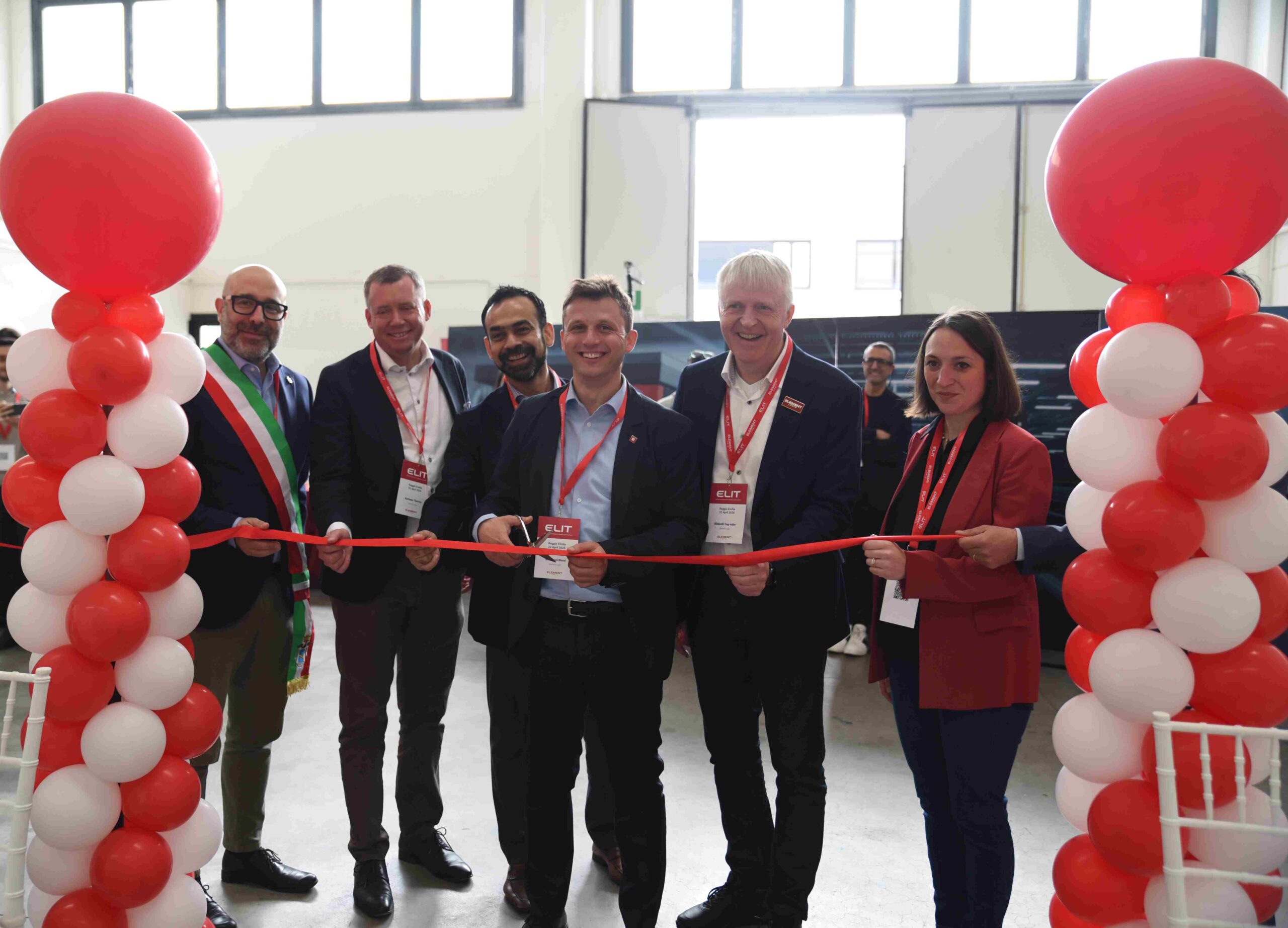 Foto taglio del nastro evento Element Logic Arceto
