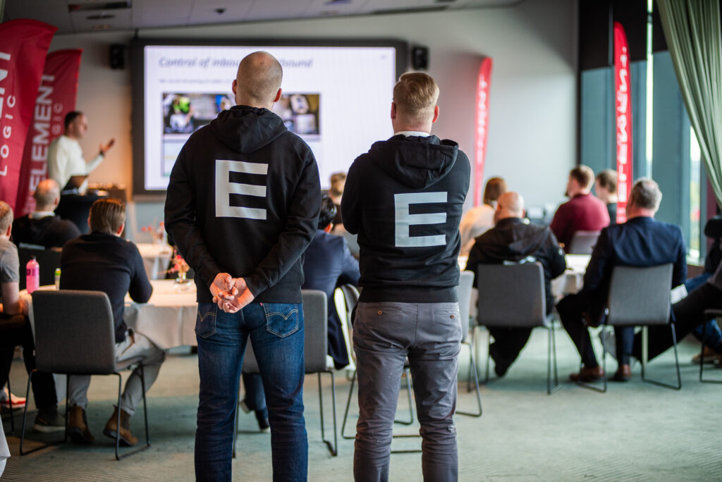 Element Logicin miehet Customer Forumissa