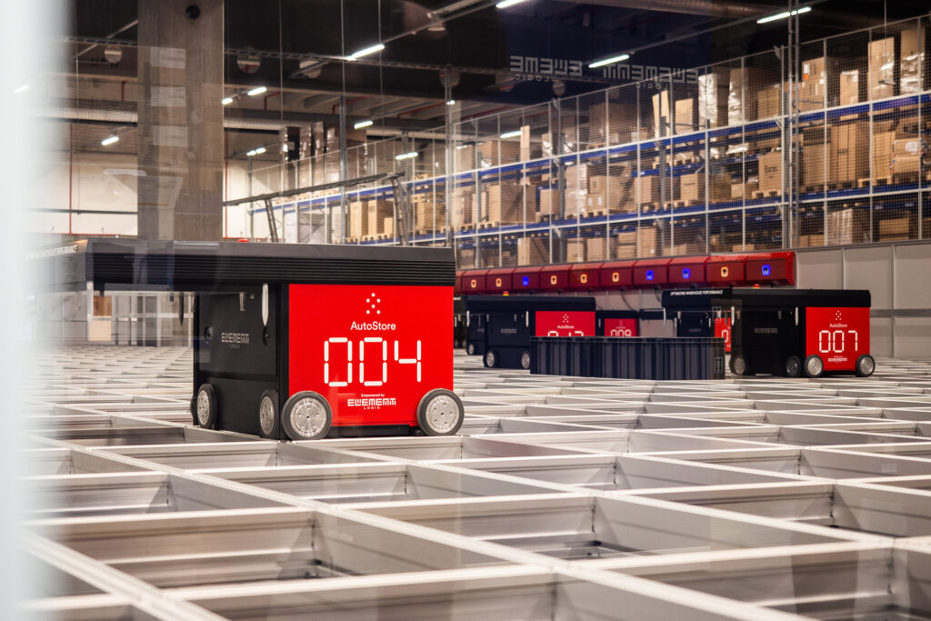 Picture of grid with AutoStore robots on top at Finnish Design Shop warehouse.